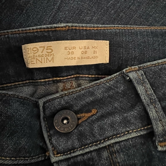 Mid rise straight Zara Jeans - Size 6 - Picture 6 of 6